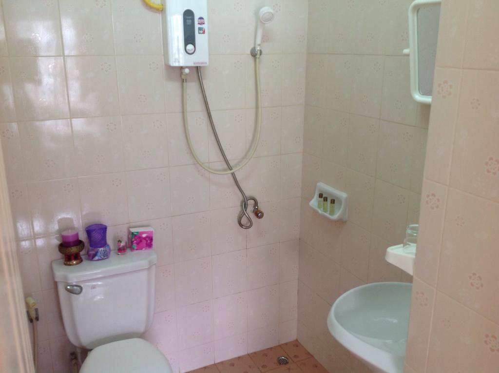 Sunshine Guesthouse Patong Room photo