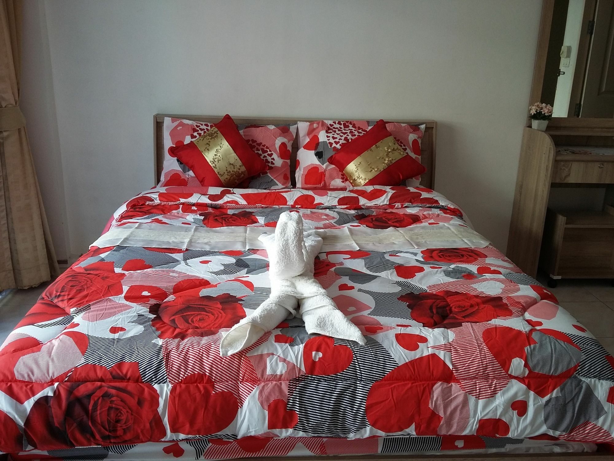 Sunshine Guesthouse Patong Exterior photo